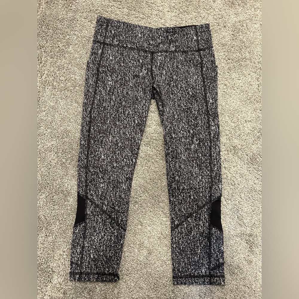 Lululemon pace rival crop
